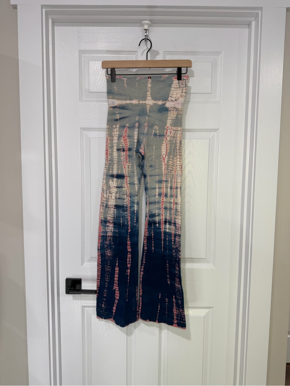 Hard Tail Tie-Dye High-Waist Flared Leggings in Navy, Cream & Pink